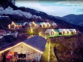 Apple Retreat Resort，位于库夫里的豪华帐篷营地