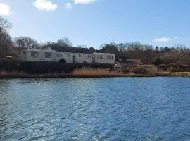 Brooklands Farm Hamble Riverside apartment on the reiver