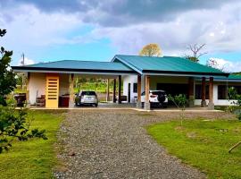 Cortezas House，位于Aguas Zarcas的度假短租房