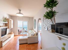 Apartamento junto al mar en costa tropical y Alpujarras granadinas，位于Melicena的家庭/亲子酒店