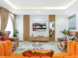 Beautiful 2 bedroom in Ikeja GRA，位于Onigbongbo的酒店