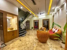 A radiant villa on Ganges with modern amenities