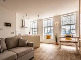 Pass the Keys Stylish and bright City Centre apartment