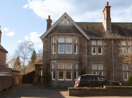 3 Bedroom villa attached to Host home free parking