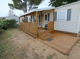 Mobile Home Climatisé 3 chambres à Narbonne Plage，位于纳博讷普拉日的豪华帐篷营地