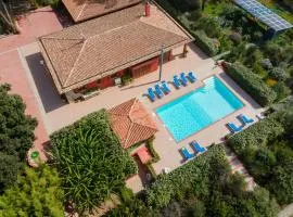 Villa Girasoli con piscina privata e SPA a 2km dalla spiaggia