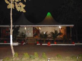 Jayshrea Meadows Tadoba Tiger Resort，位于Chandrapur的酒店