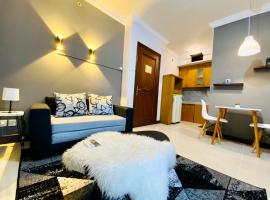 Comfortable 2BR @ The Majesty Hotel & Apartment By Parker House，位于万隆的酒店