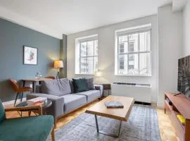 FiDi 1BR w Residents Bar Golf Simulator Gym NYC-270