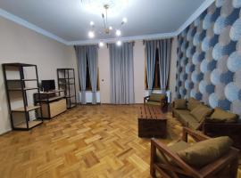 Cozy Apartment In Old Town Kutaisi，位于库塔伊西的乡村别墅