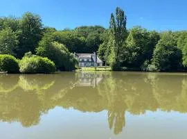"La Homerie" Chaumière en pleine nature