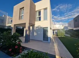Villa Paraiso-Luxury Villa with Heated Pool