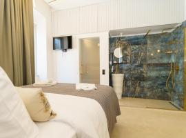 La Vie Hydra Luxury Suites，位于伊兹拉的公寓式酒店