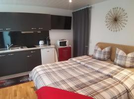 Beau studio avec terrasse et vue POUR NON FUMEURS，位于贝尔蒙叙尔洛桑的带停车场的酒店