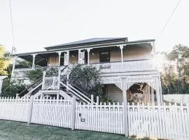 Ipswich Central Colonial 4&2 house + 2&1 apartment