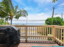 Shark's Cove Ocean View Deck near Pipeline 2BR conact us for price drop，位于哈莱伊瓦的酒店