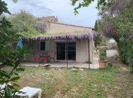 Les jonquiers, gîte indépendant cosy avec jardin，位于欧巴涅的度假屋