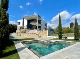 VILLA CALIFORNIENNE with Spa, cinema, jacuzzi & pool in Mougins