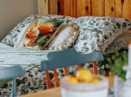 Siedlisko Farmhouse Tu jest Klimat !，位于Okszów的酒店