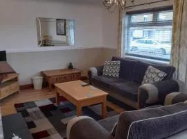 Quiet 3 bed close to the A1