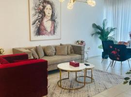 1-Bedroom Apartment Rental Unit With Pool in Dubai Land Residence Complex Dubai Al Ain Road，位于迪拜迪拜硅谷绿洲附近的酒店