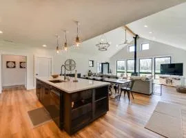 Stunning Chesapeake Bay Farmhouse w/ Dock & Kayaks