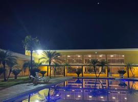 Cerrado Plaza Hotel，位于Ribas do Rio Pardo的酒店