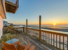 Bayfront Cape May Vacation Rental with Beach Access，位于开普梅法院的度假屋