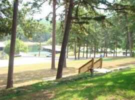 Mountain Harbor King Guest Room on Lake Ouachita，位于Mount Ida的酒店