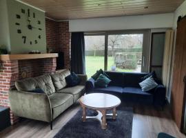 Merksplas Villa with Terrace，位于Merksplas的酒店
