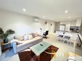 Beige & Beautiful - 1bd 1bth Apt - Close to ANU