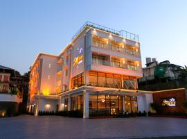 Hotel Saffron Wayanad，位于苏丹巴特利的酒店