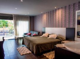 Hotel Acacias Suites & Spa，位于罗列特海岸的酒店