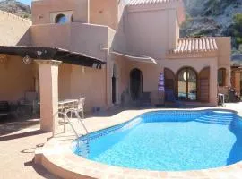 Private villa with private pool in the mountains 20 mins from beach