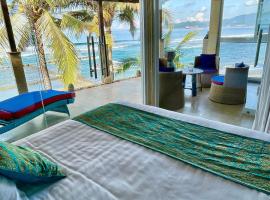 Ocean Suite - Exceptional Beachfront Apartment - Candidasa，位于甘地达萨的酒店