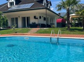 Villa Mariel Lago Maggiore luxury Suite & Wellness，位于格拉韦洛纳托切的Spa酒店