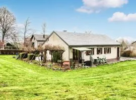 3 Bedroom Cozy Home In Ottré