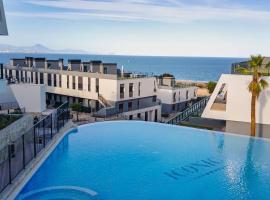 Iconic Sea Views Luxury Apartment，位于马力诺港的酒店