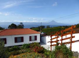 Azorean Cottage São Jorge，位于Urzelina的酒店