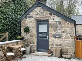 Cosy country getaway, 5 mins from the sea