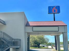 Motel 6 Forrest City AR，位于福雷斯特城的酒店