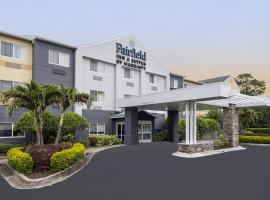 Fairfield Inn and Suites St Petersburg Clearwater，位于克利尔沃特圣彼得堡-清水湾国际机场 - PIE附近的酒店