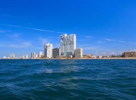 Courtyard by Marriott Mazatlan Beach Resort，位于马萨特兰的酒店