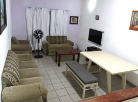 Bonita casa amueblada para 12 personas a 3 Kms del centro Cuernavaca，位于库埃纳瓦卡的酒店