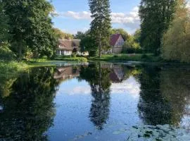 Katen am Schwanenteich - Graue Kate