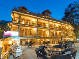 Holiday Home International -Vivaan Stays，位于马拉里的酒店