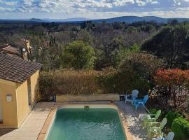 Chez TATA，位于雷居斯的酒店