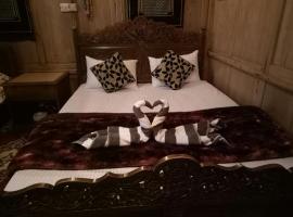 Fabulous Kashmir Srinagar，位于斯利那加的酒店