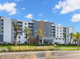 TownePlace Suites by Marriott Cape Canaveral Cocoa Beach，位于卡纳维拉尔角的万豪酒店