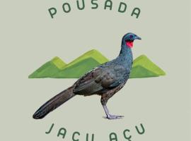 Pousada Jacu Acu，位于彼得罗波利斯贝尔的石头附近的酒店